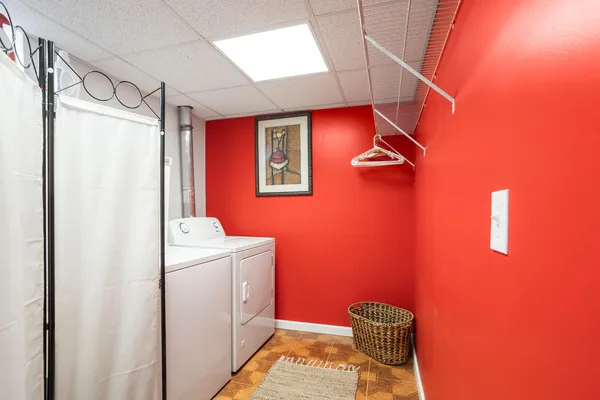 $334,900 | 5335 Sutton Place South, Greenfield, WI 53221