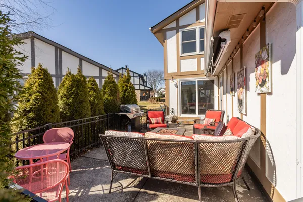 $334,900 | 5335 Sutton Place South, Greenfield, WI 53221