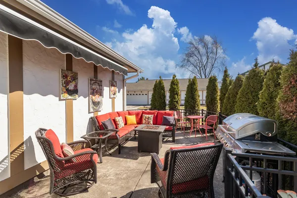 $334,900 | 5335 Sutton Place South, Greenfield, WI 53221