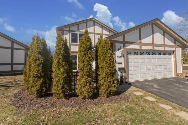 $334,900 | 5335 Sutton Place South, Greenfield, WI 53221