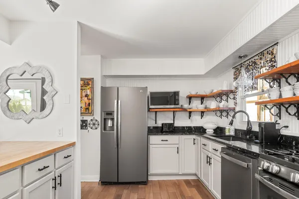 $334,900 | 5335 Sutton Place South, Greenfield, WI 53221