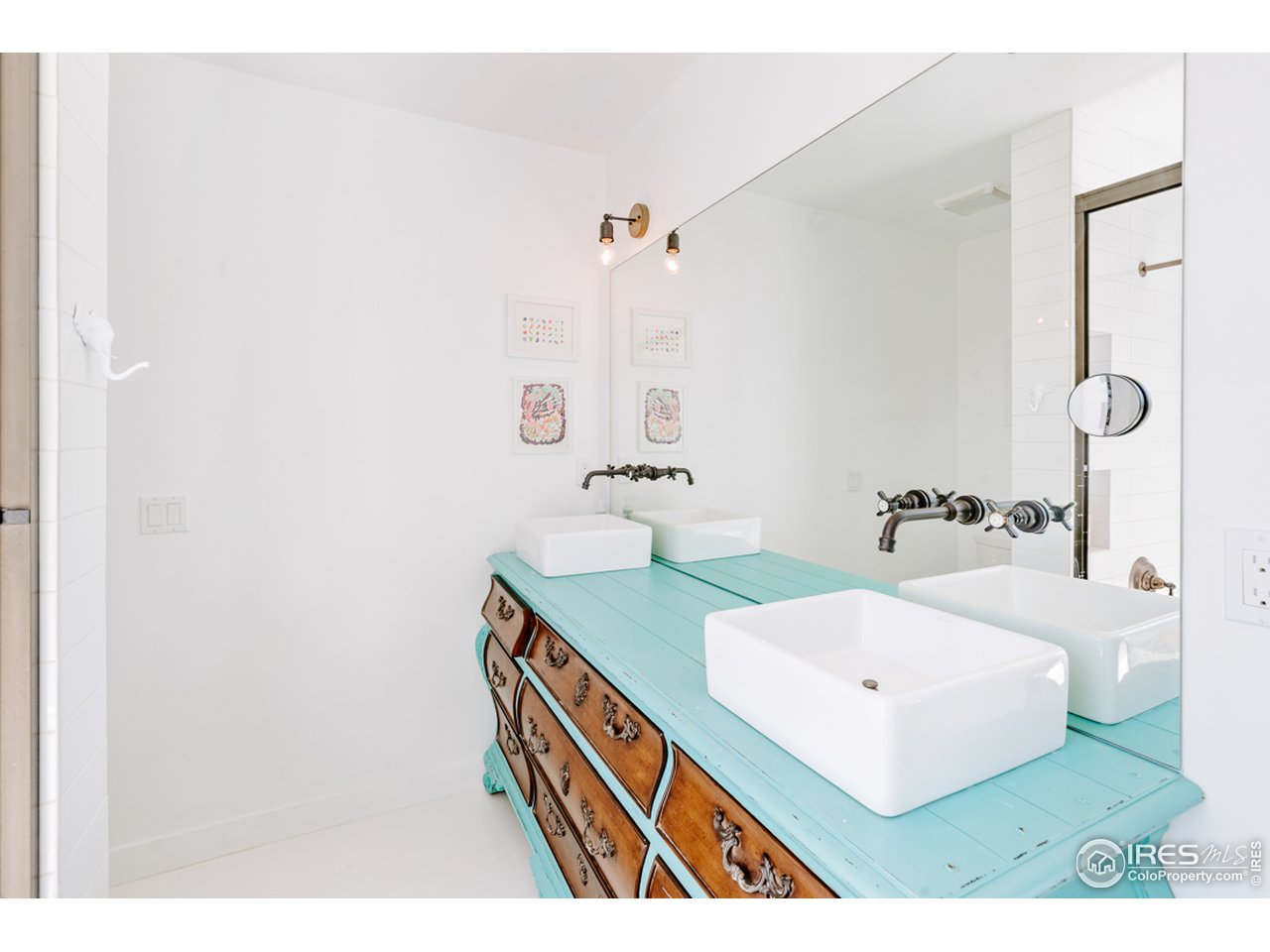 505 College Avenue Boulder, CO 80302 - Photo 33 of 40 Upper Bathroom