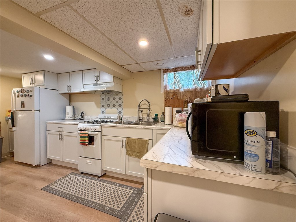 104 Bates Street Pawtucket, RI 02861 - Photo 21 of 46