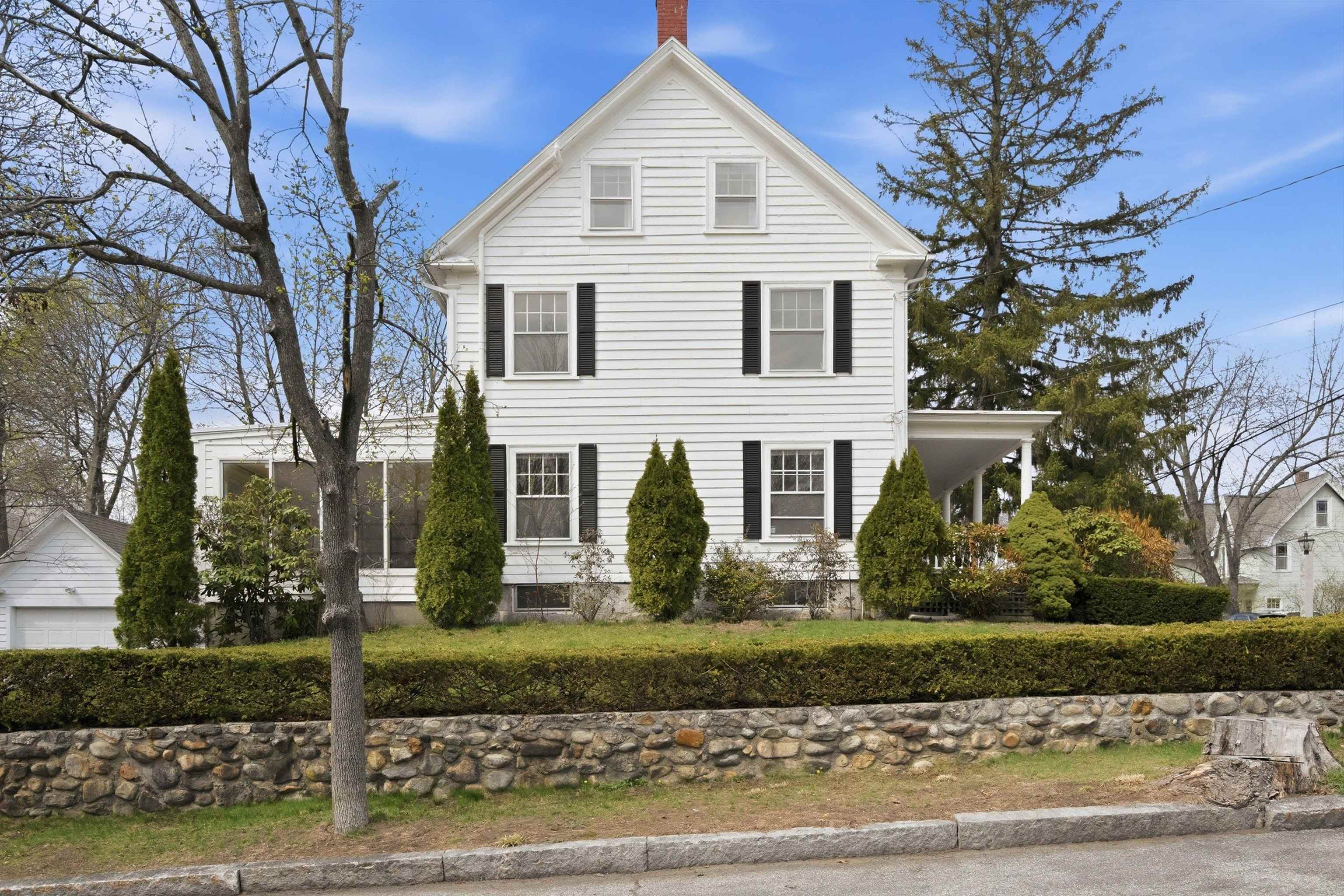 198 Linden Street Manchester, NH 03104 - Photo 3 of 60