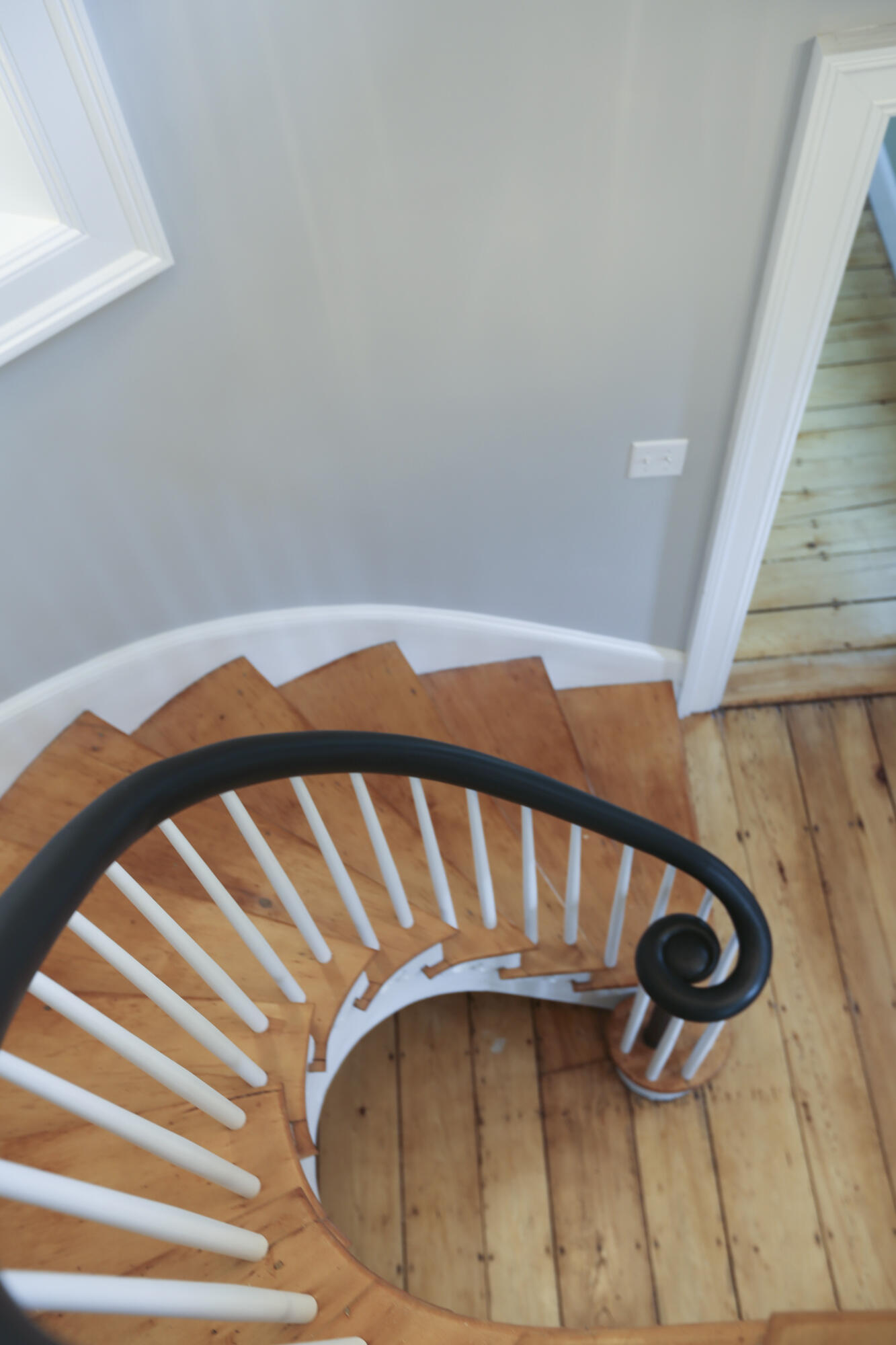186 Main Street Unity, ME 04988 - Photo 28 of 48 Second Floor Landing