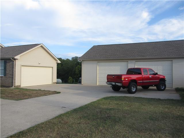 1012 McClure Road Clarksville, TN 37040 - Photo 4 of 20 Gallery Image 4