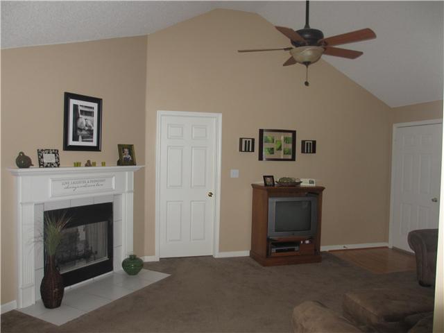 1012 McClure Road Clarksville, TN 37040 - Photo 7 of 20 Gallery Image 7