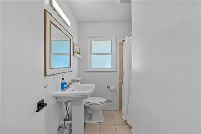 $350,000 | 7611 Walmer Street, Prairie Village, KS 66204