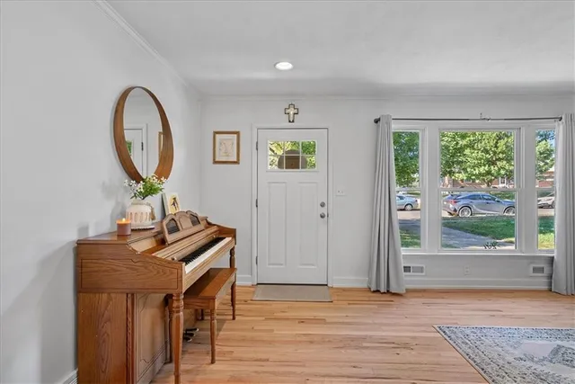 $350,000 | 7611 Walmer Street, Prairie Village, KS 66204