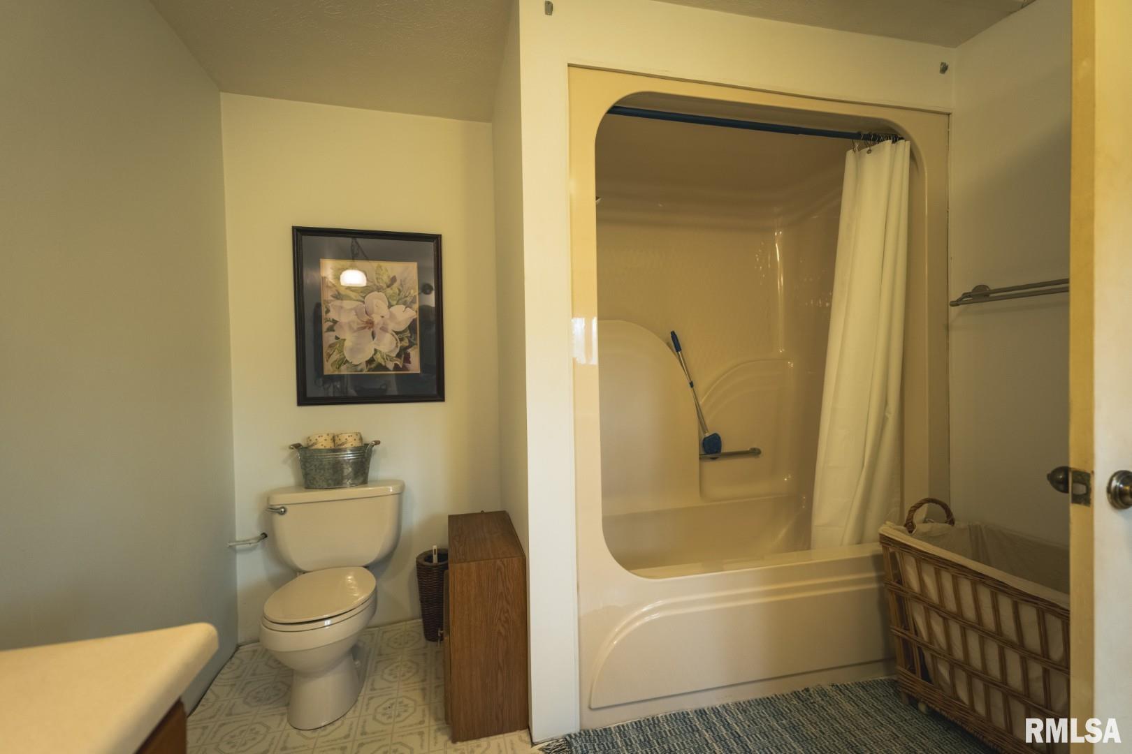 17157 Liberty Road Grafton, IL 62037 - Photo 9 of 50