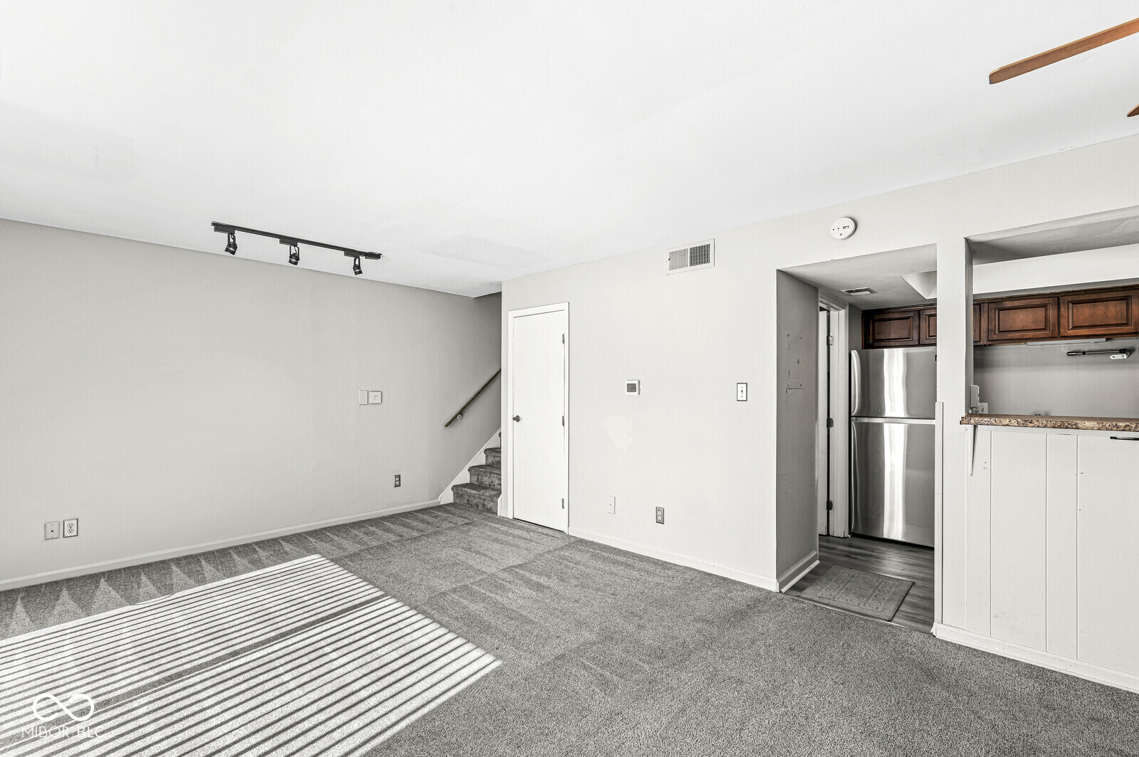 3986 Braddock Road Indianapolis, IN 46268 - Photo 4 of 24 Gallery Image 4