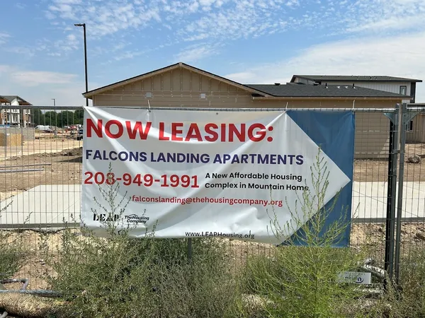 $968 | 1351 Southwest Caracara Ave Mountain, Mountain Home, ID 83647