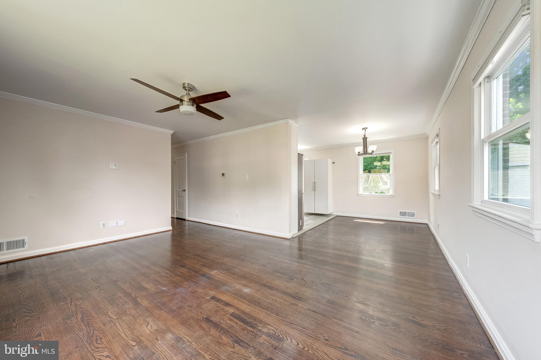 4144 Addison Road Fairfax, VA 22030 - Photo 5 of 29