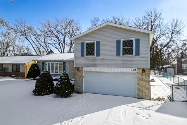 $380,000 | 192 El Paso Lane, Carol Stream, IL 60188