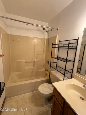 $1,550 | 460 Washington Avenue, Unit 4, Albany, NY 12203