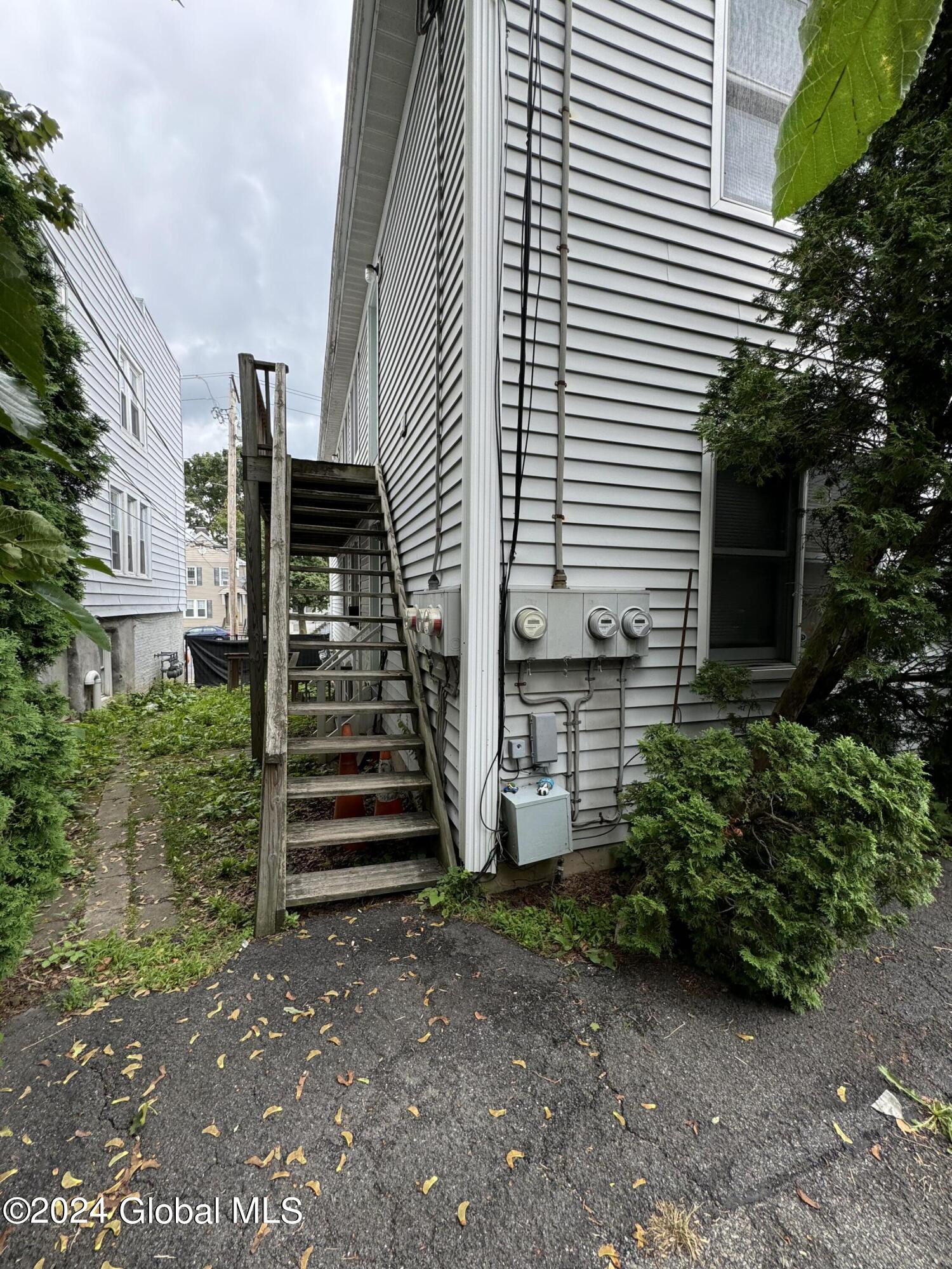 460 Washington Avenue, Unit 4 Albany, NY 12203 - Photo 16 of 20 IMG_1519