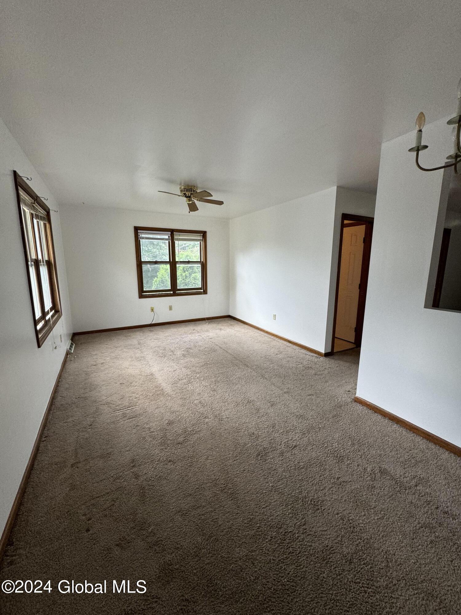 460 Washington Avenue, Unit 4 Albany, NY 12203 - Photo 2 of 20 IMG_1515