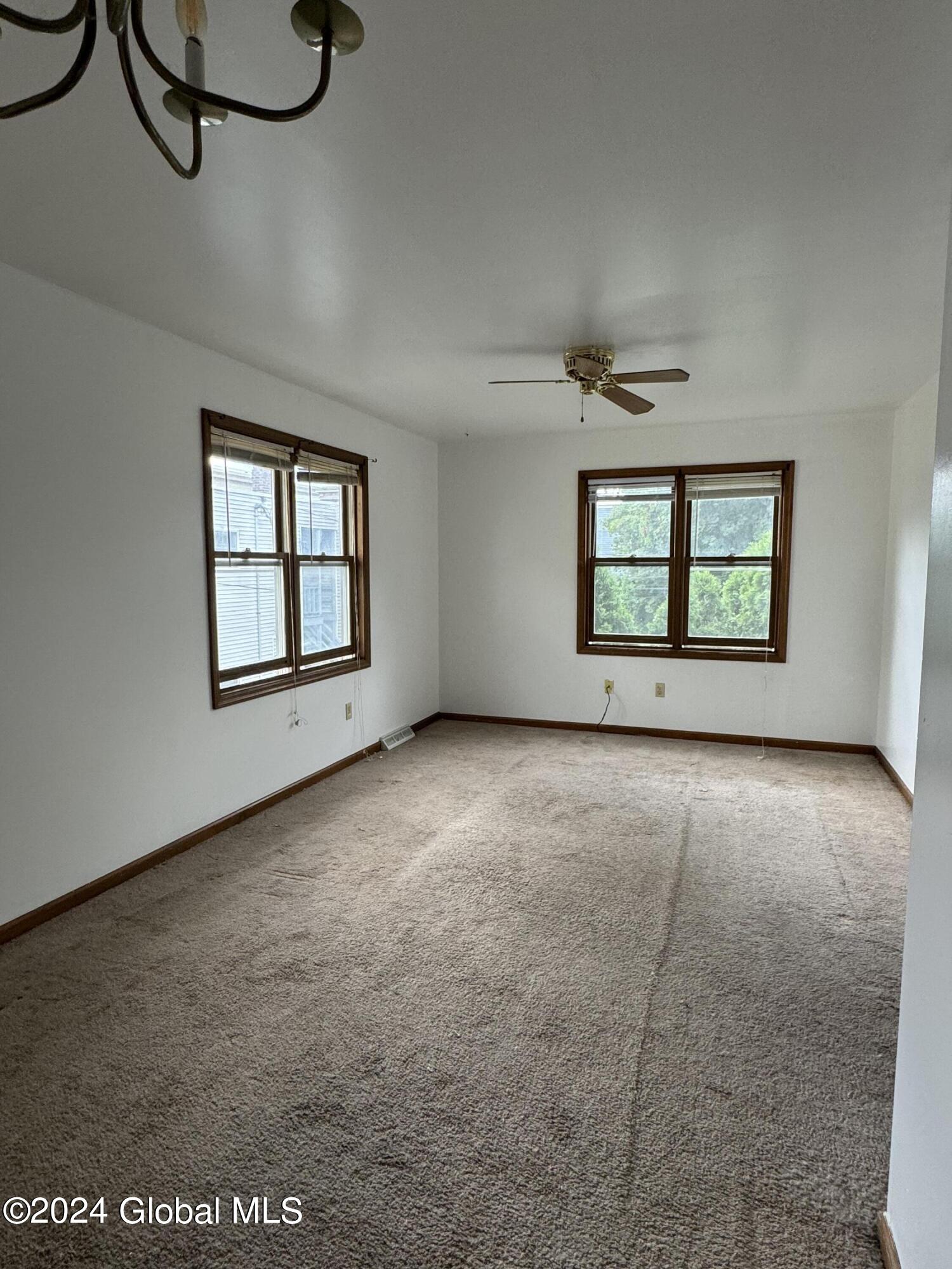 460 Washington Avenue, Unit 4 Albany, NY 12203 - Photo 5 of 20 IMG_1516