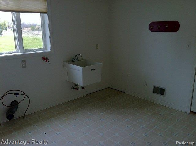15405 27 Mile Road Ray, MI 48096 - Photo 6 of 17 laundry.jpg