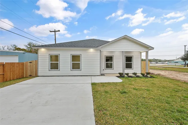 $204,990 | 19210 Akin Drive, Crosby, TX 77532