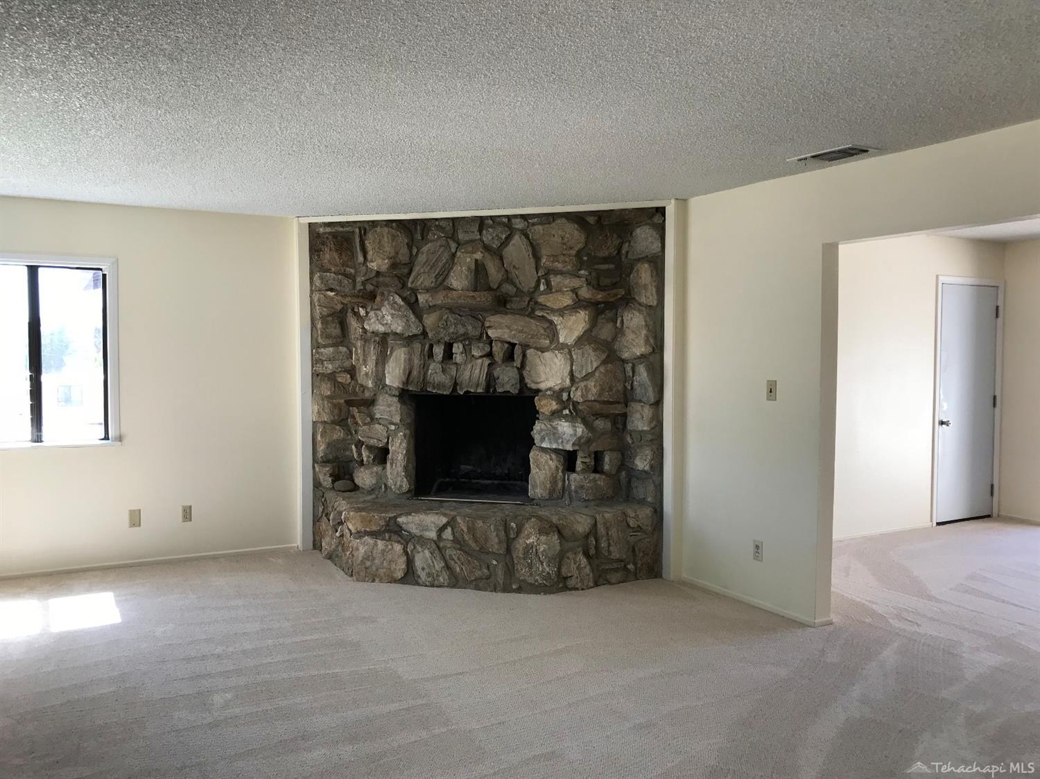 21504 Quail Springs Road Tehachapi, CA 93561 - Photo 12 of 25 Gallery Image 12