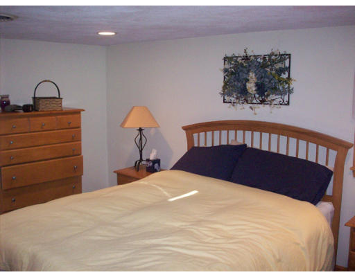 6 Lincoln Road Billerica, MA 01821 - Photo 8 of 18 Gallery Image 8
