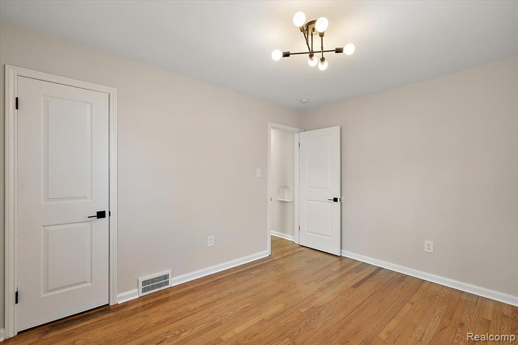 852 Cambridge Road Berkley, MI 48072 - Photo 20 of 33 Gallery Image 20