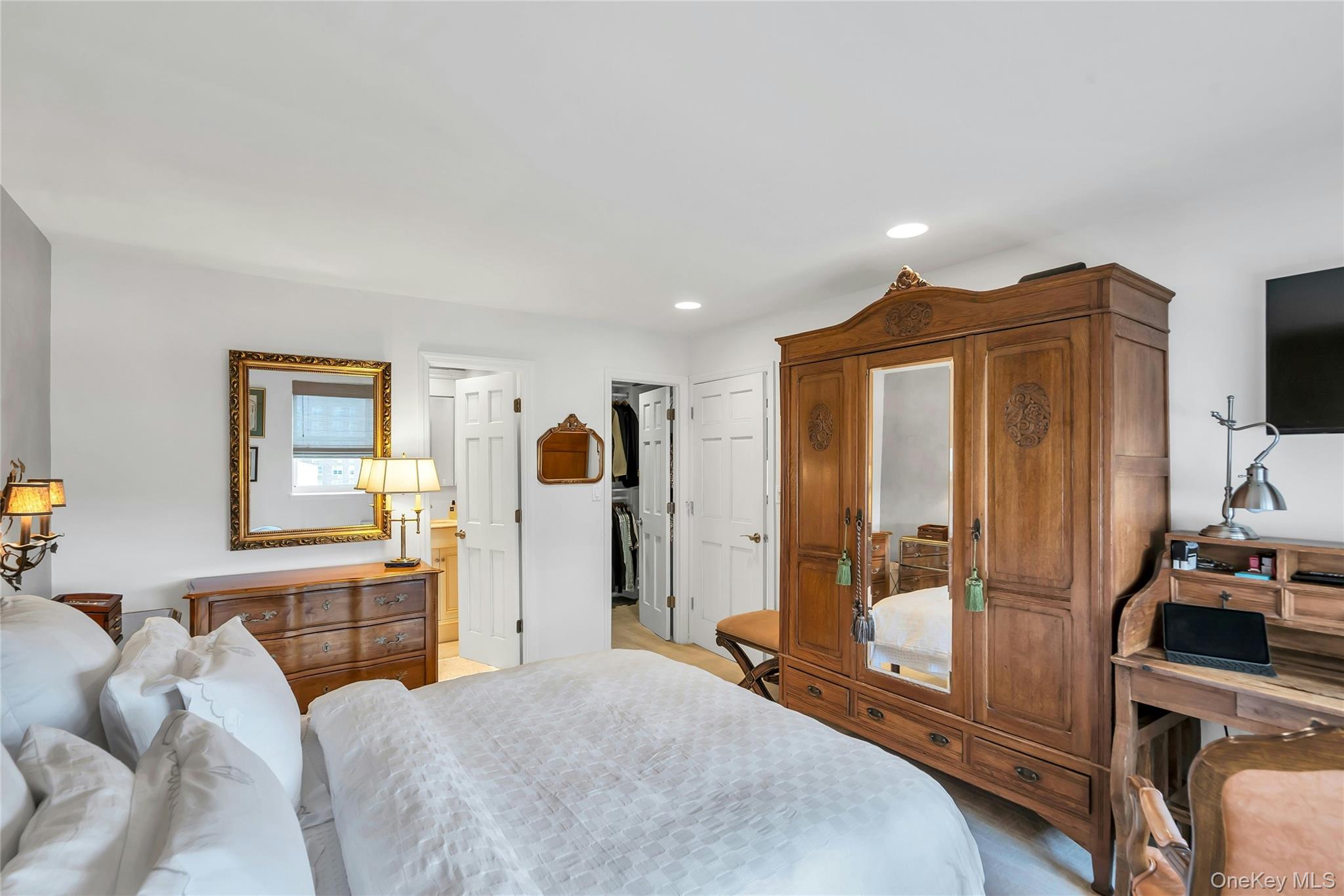 2 Richmond Road, Unit 5W Lido Beach, NY 11561 - Photo 11 of 42 Opposite View Bedroom with peek into the closet and bathroom