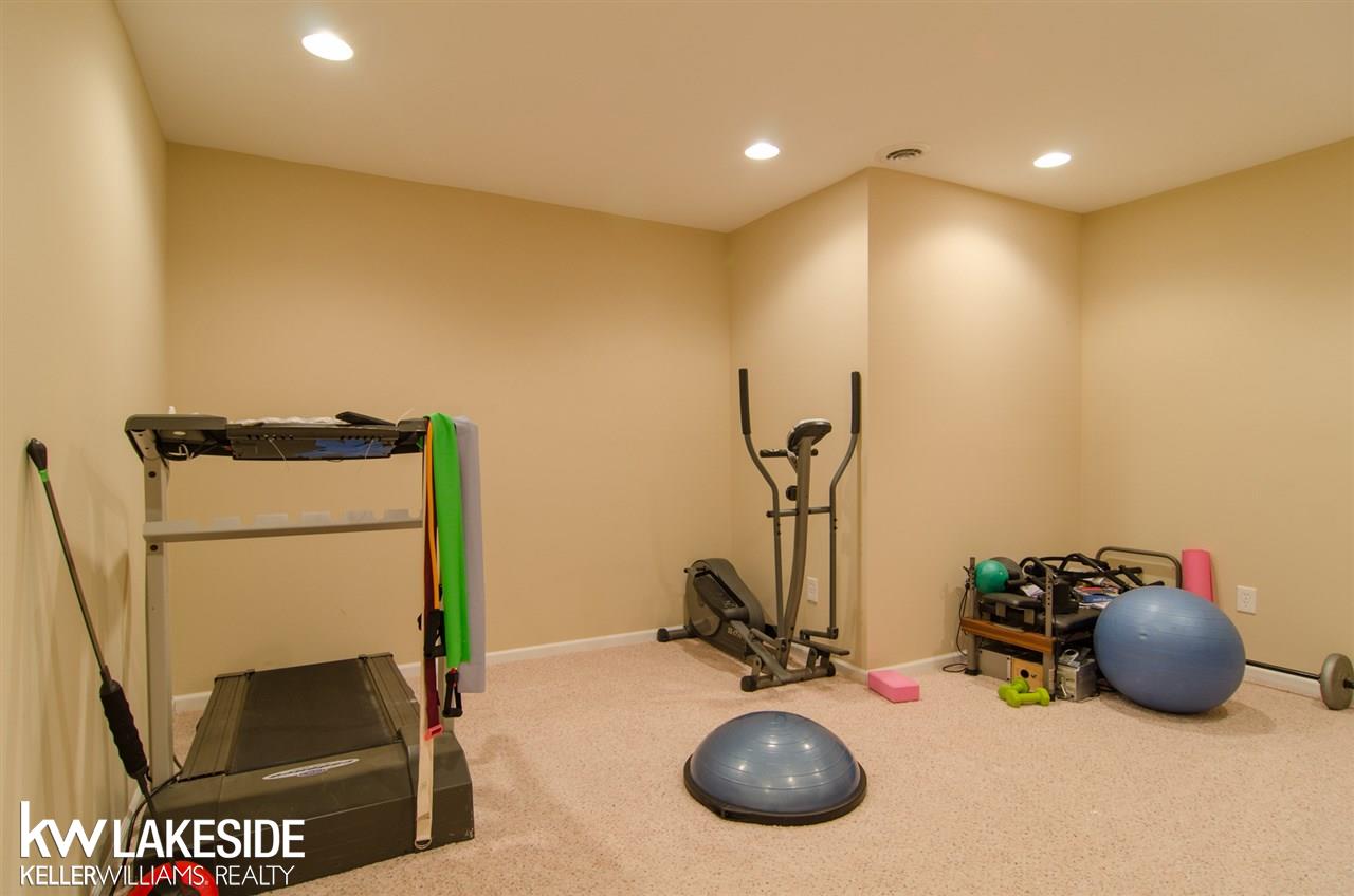 61 Palms Road Columbus, MI 48063 - Photo 30 of 45