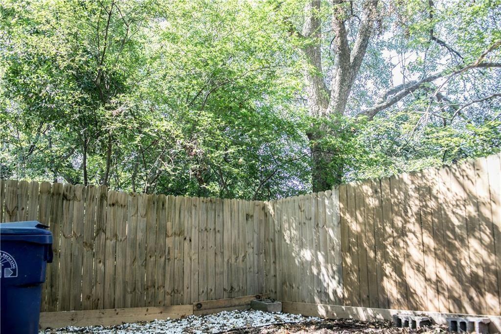 911 Smith Street Southwest Atlanta, GA 30310 - Photo 2 of 13 a view of a wooden fence