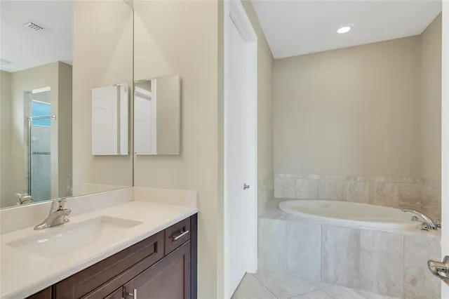 $525,000 | 1830 Berkshire Circle Southwest, Vero Beach, FL 32968