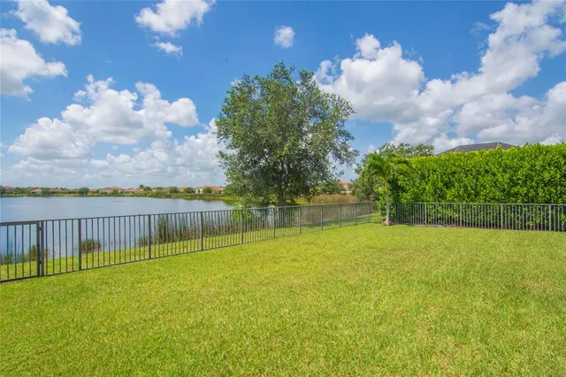 $525,000 | 1830 Berkshire Circle Southwest, Vero Beach, FL 32968