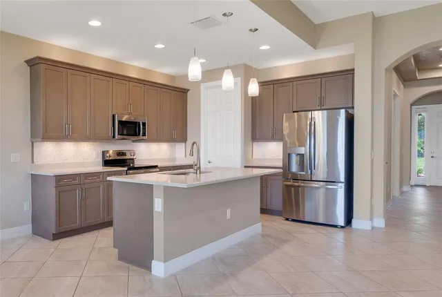 $525,000 | 1830 Berkshire Circle Southwest, Vero Beach, FL 32968