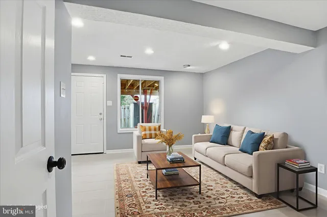 $2,500 | 8418 White Feather Court, Lorton, VA 22079