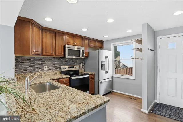 $2,500 | 8418 White Feather Court, Lorton, VA 22079