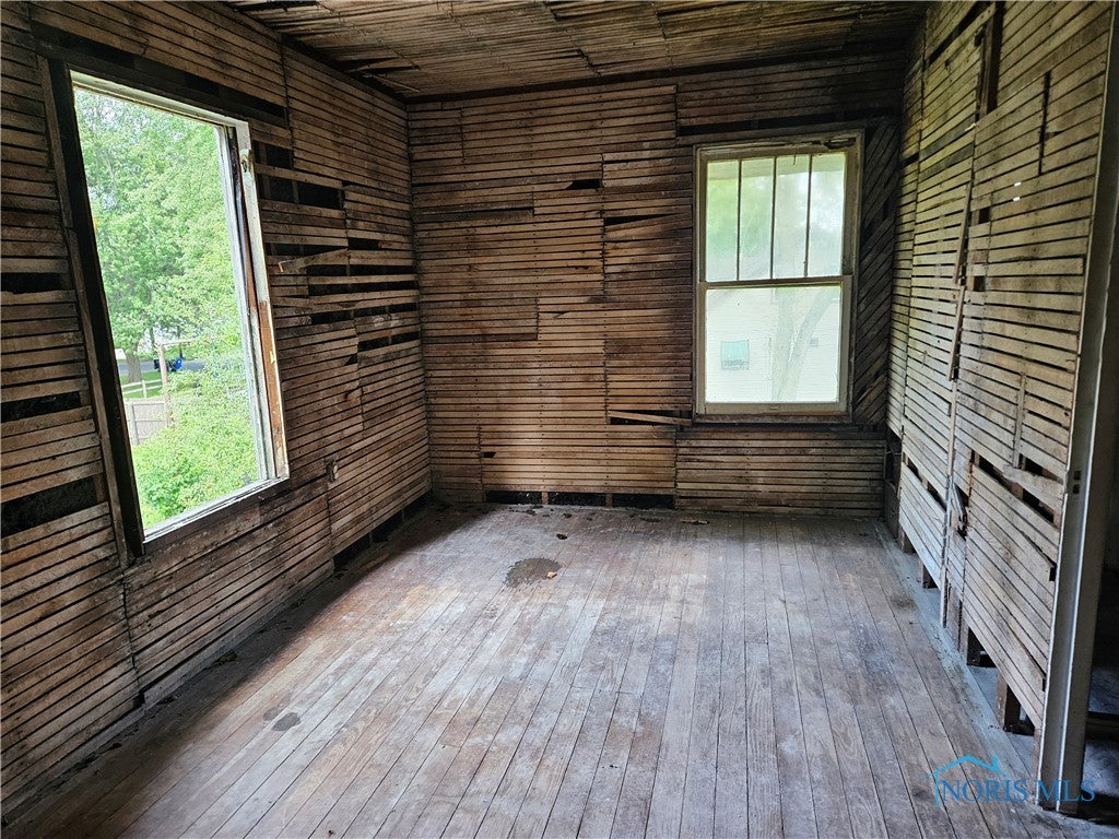 2414 West Alexis Road Toledo, OH 43613 - Photo 7 of 14 Bedroom