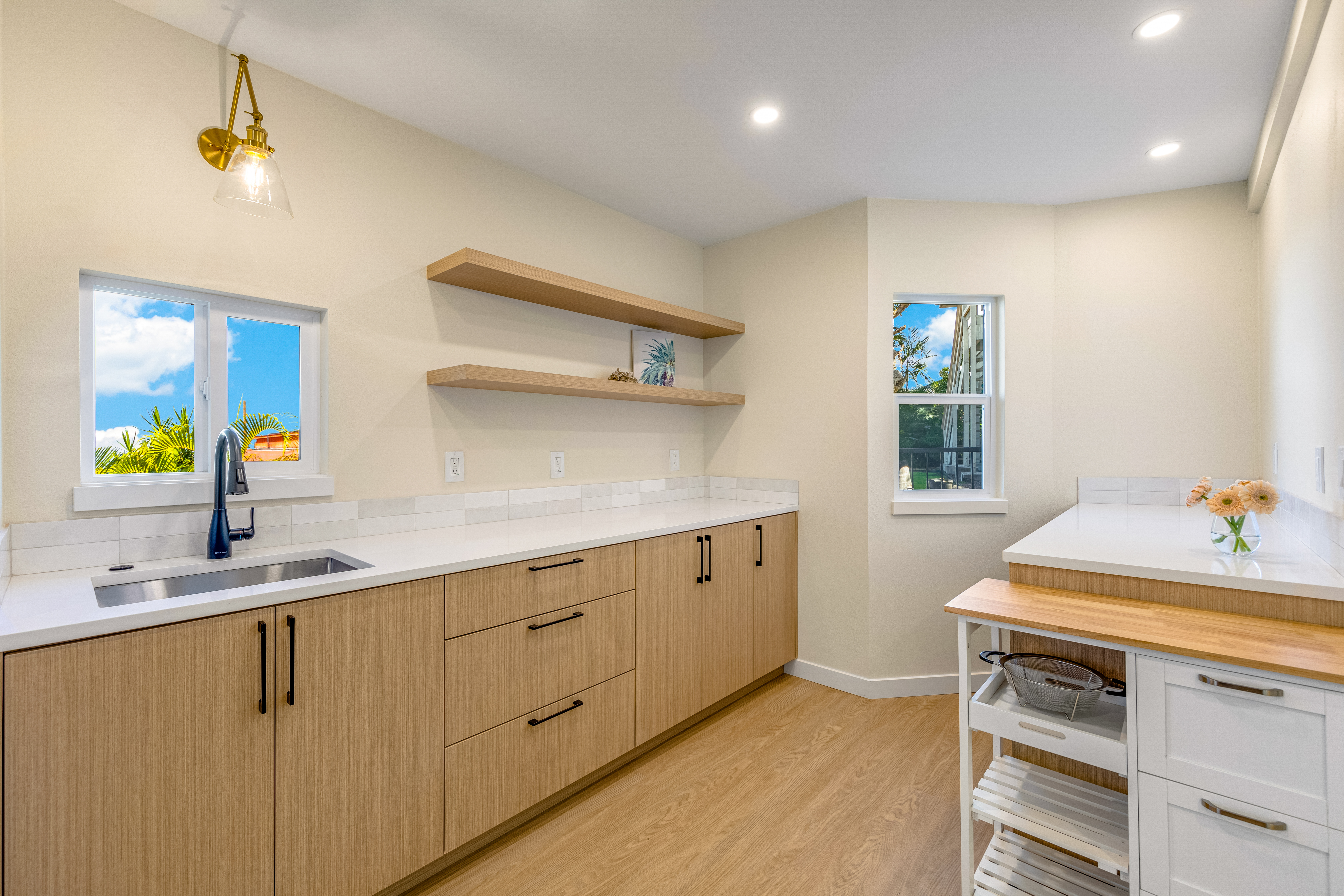 77-6472 Kilohana Street Kailua-Kona, HI 96740 - Photo 20 of 29 a bathroom with a sink and a mirror
