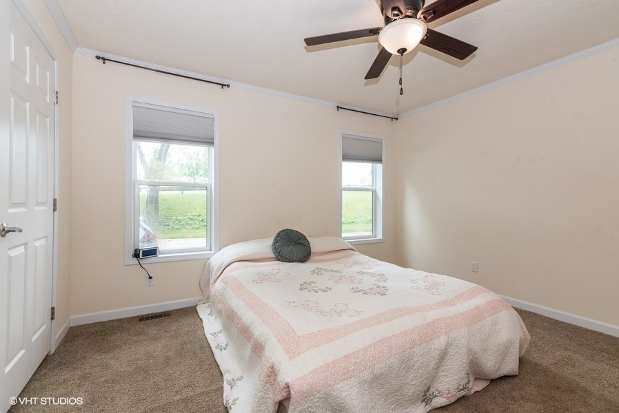 231 Tollview Road Elgin, IL 60123 - Photo 10 of 19