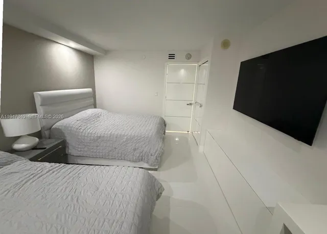 $1,100,000 | 5757 Collins Avenue, Unit 504, Miami Beach, FL 33140