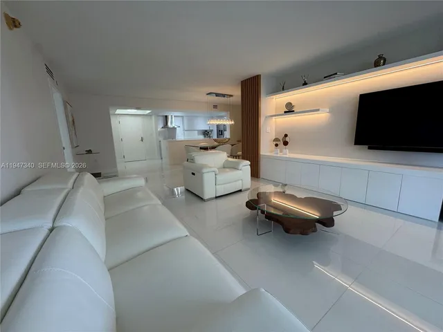 $1,100,000 | 5757 Collins Avenue, Unit 504, Miami Beach, FL 33140