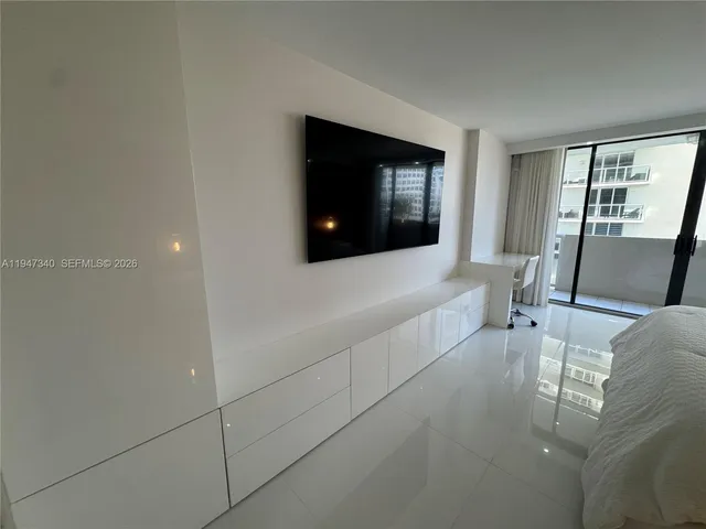 $1,100,000 | 5757 Collins Avenue, Unit 504, Miami Beach, FL 33140