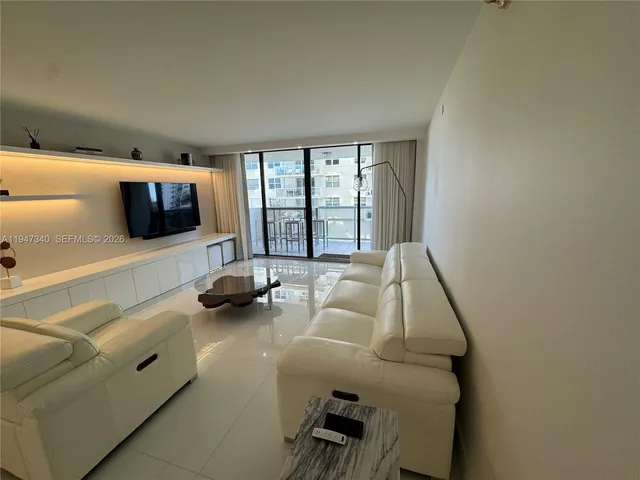 $1,100,000 | 5757 Collins Avenue, Unit 504, Miami Beach, FL 33140