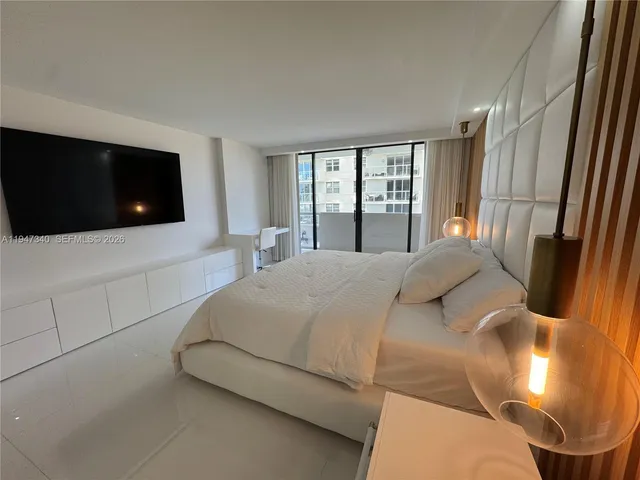 $1,100,000 | 5757 Collins Avenue, Unit 504, Miami Beach, FL 33140