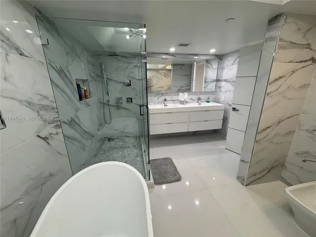 $1,100,000 | 5757 Collins Avenue, Unit 504, Miami Beach, FL 33140