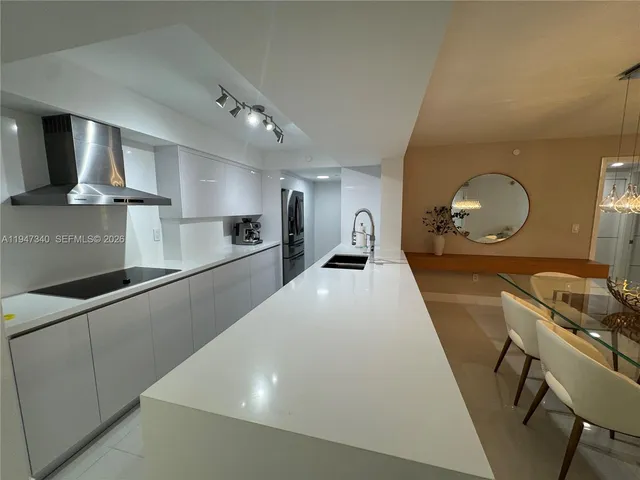 $1,100,000 | 5757 Collins Avenue, Unit 504, Miami Beach, FL 33140