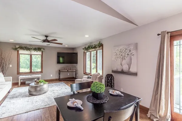 $575,000 | E8130 Flease Road, New London, WI 54961