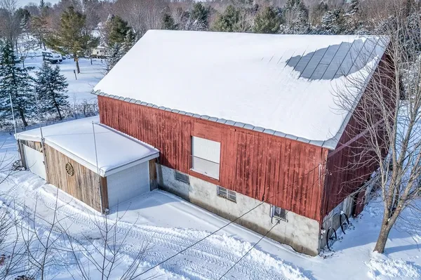 $575,000 | E8130 Flease Road, New London, WI 54961