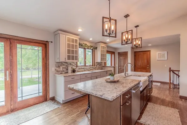 $575,000 | E8130 Flease Road, New London, WI 54961