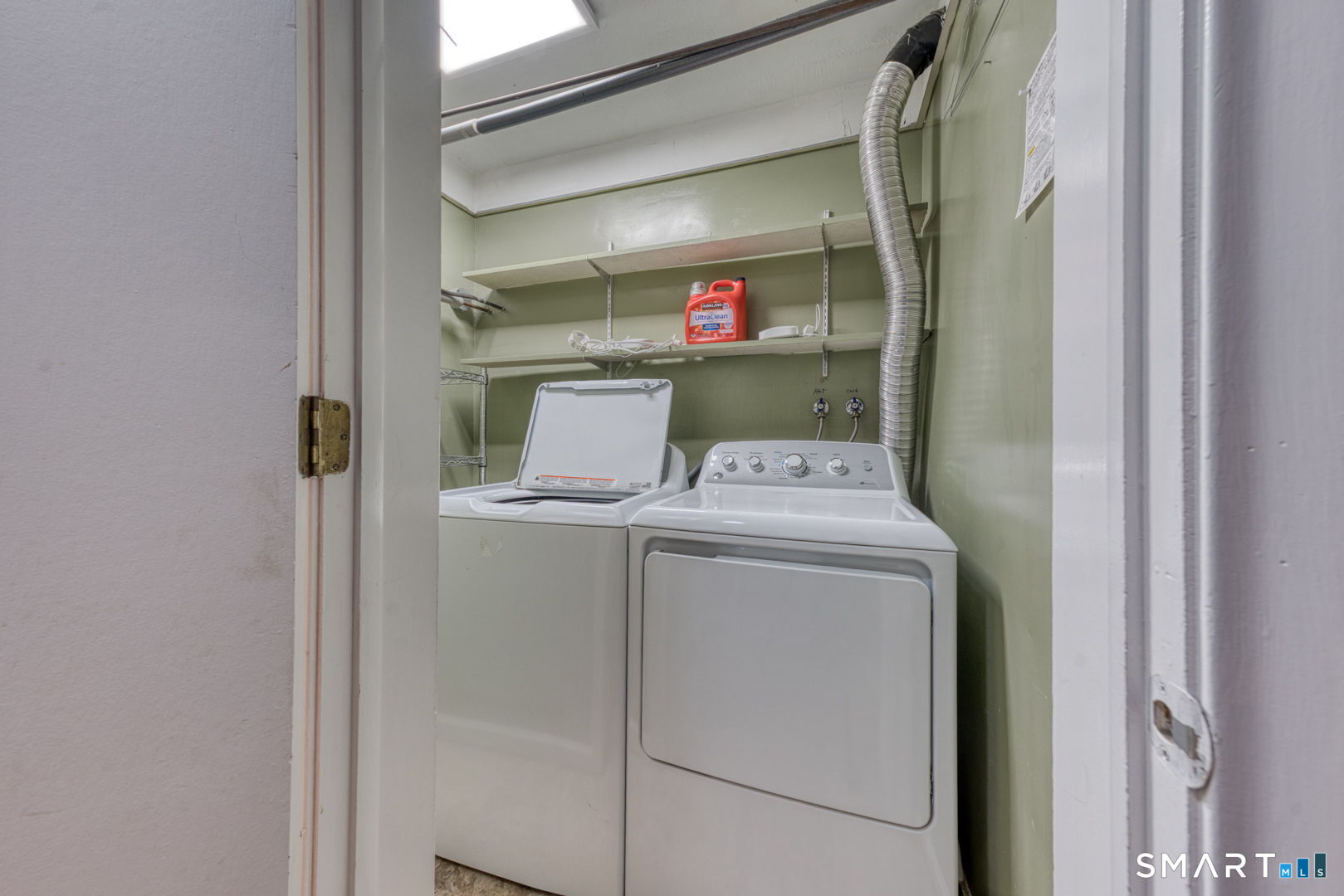 16 Westgate Lane Mansfield, CT 06268 - Photo 37 of 40 a utility room with dryer and washer