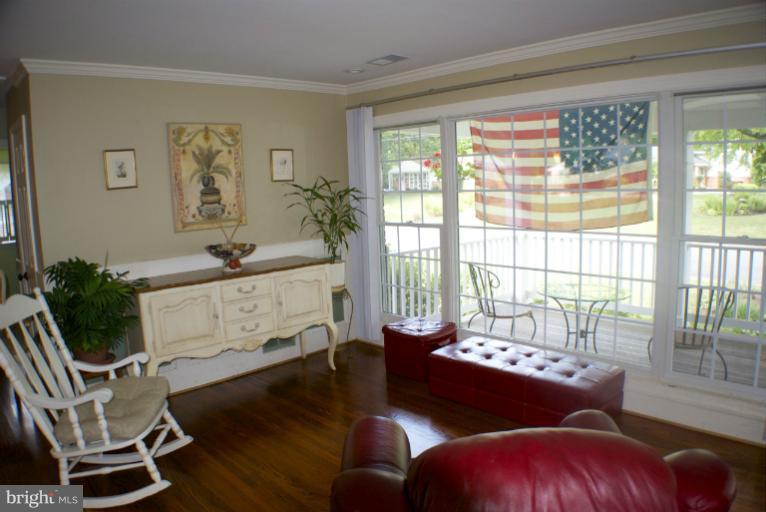 7926 Bainbridge Road Alexandria, VA 22308 - Photo 5 of 20 Bright Open Living Room